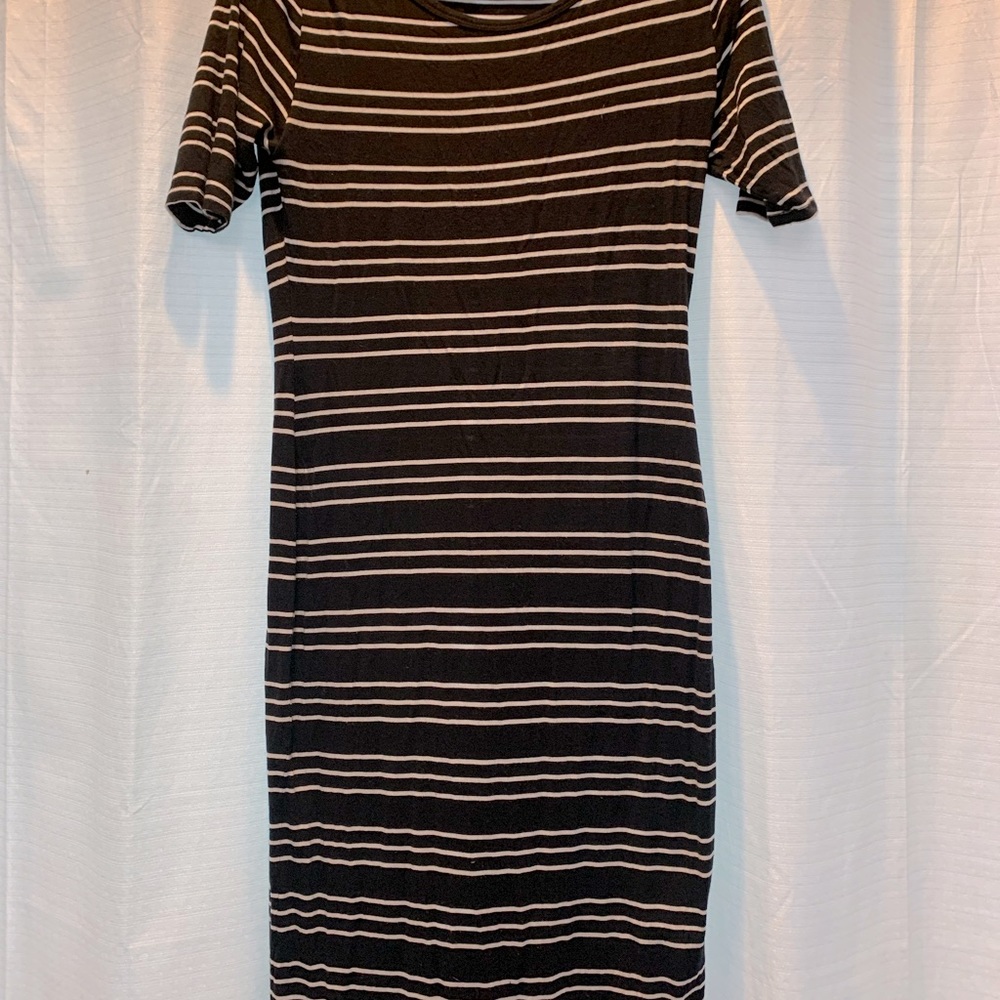 MIDI fitted black and white striped dress